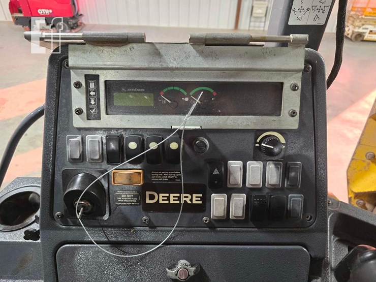 2014-deere-310k-image-19