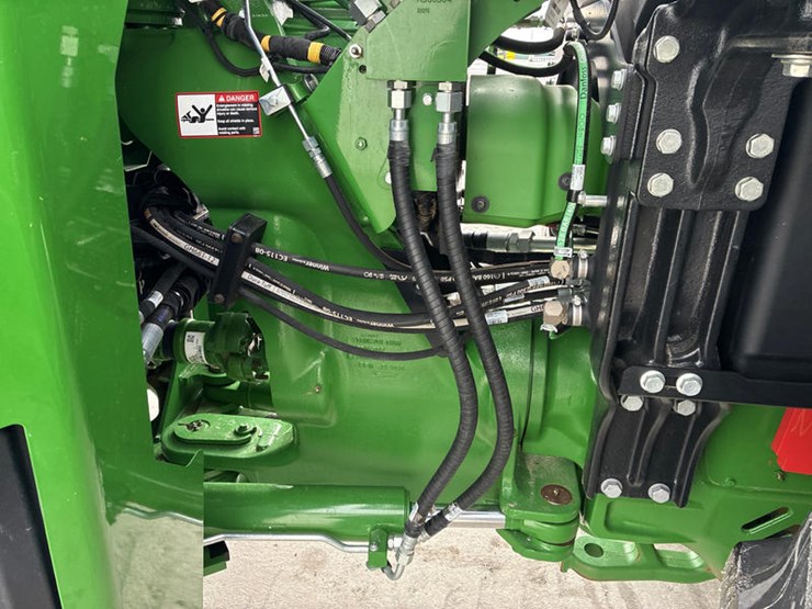 2024-john-deere-9r-590-image-31