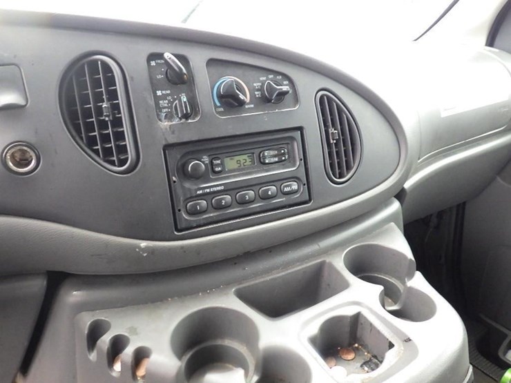 2003-ford-e350-image-21