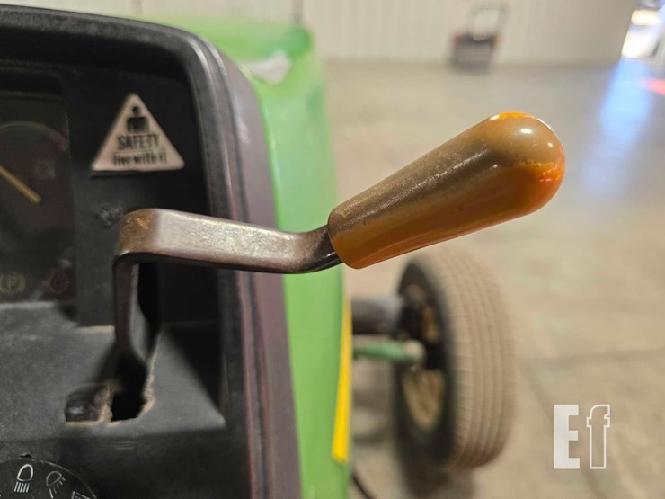 2000-john-deere-5210-image-22