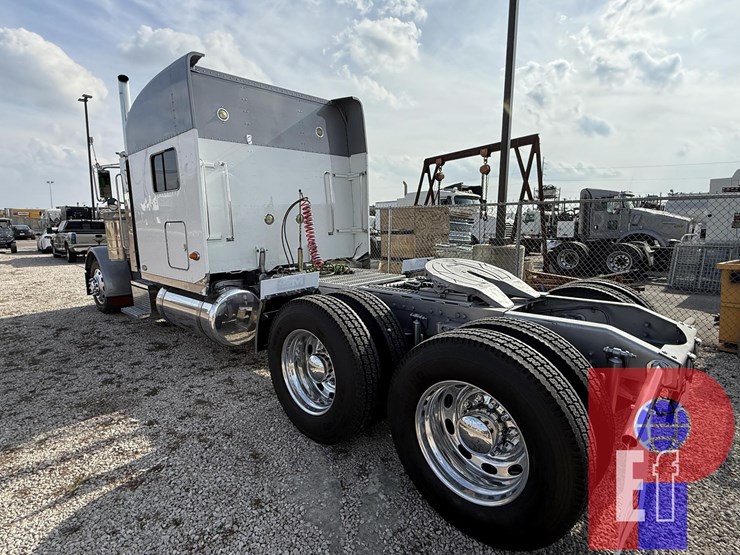 2006-peterbilt-379-image-4