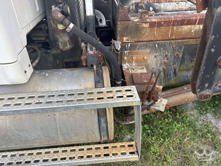 1999-sterling-l9513-image-14