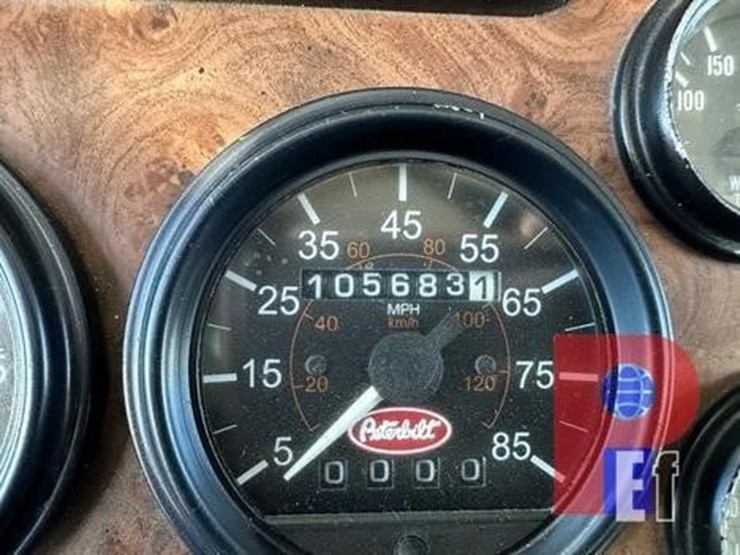 2005-peterbilt-378-image-21