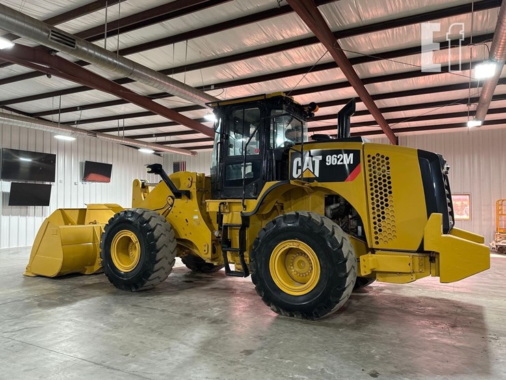 2017-caterpillar-962m-image-4