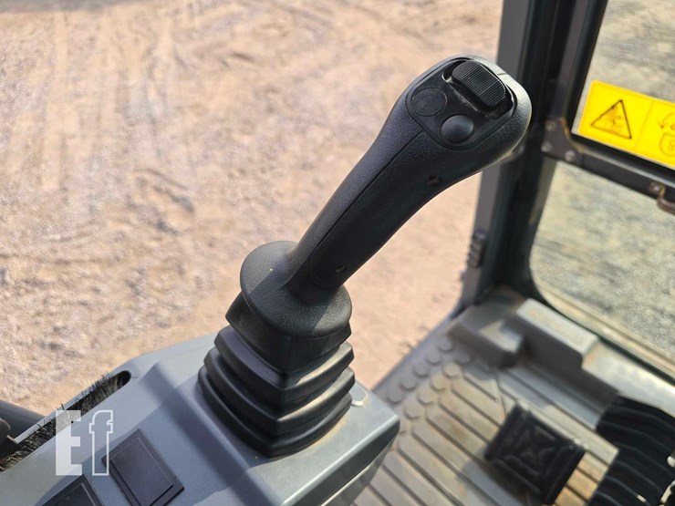 2023-xcmg-xe210u-image-18