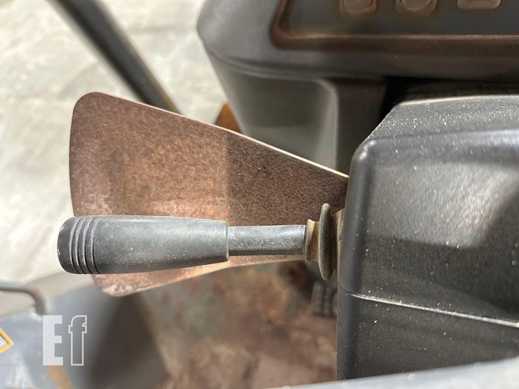 2006-deere-310g-image-22