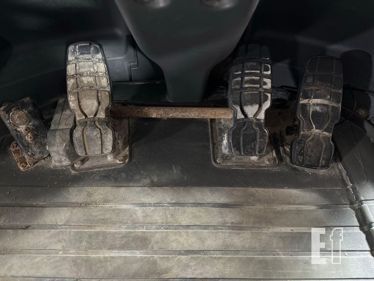 2017-caterpillar-962m-image-18