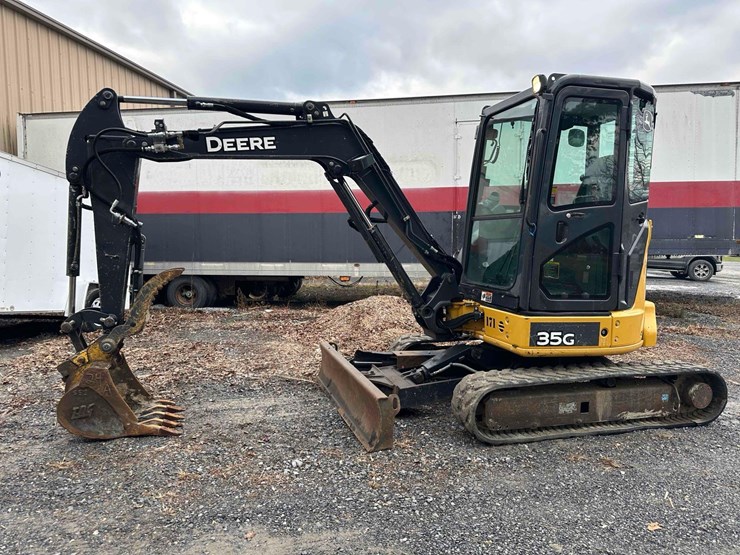 2019-deere-35g-image-1