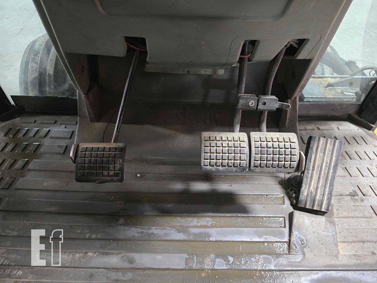 2005-massey-ferguson-5455-image-19