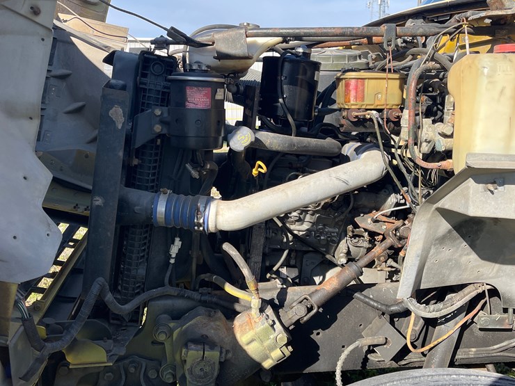 #2-•-1996-ford-f80-boom-truck-image-11