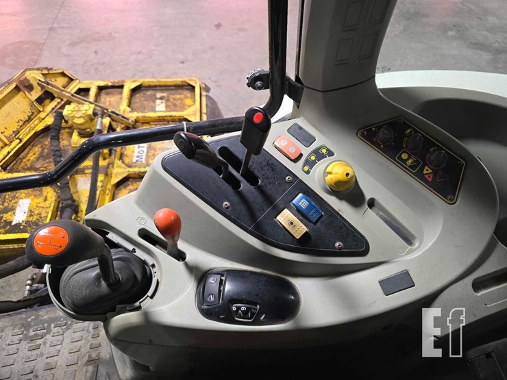 2005-massey-ferguson-5455-image-25