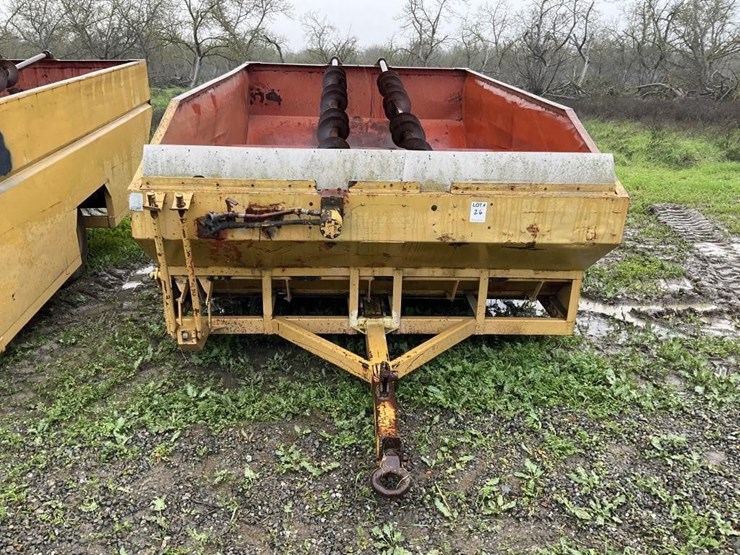 (offsite)-thomas-14'x8'-bottom-dump-nut-cart-image-2