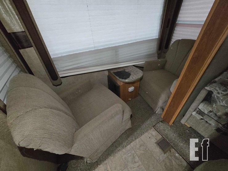 2010-sprinter-rv-image-12