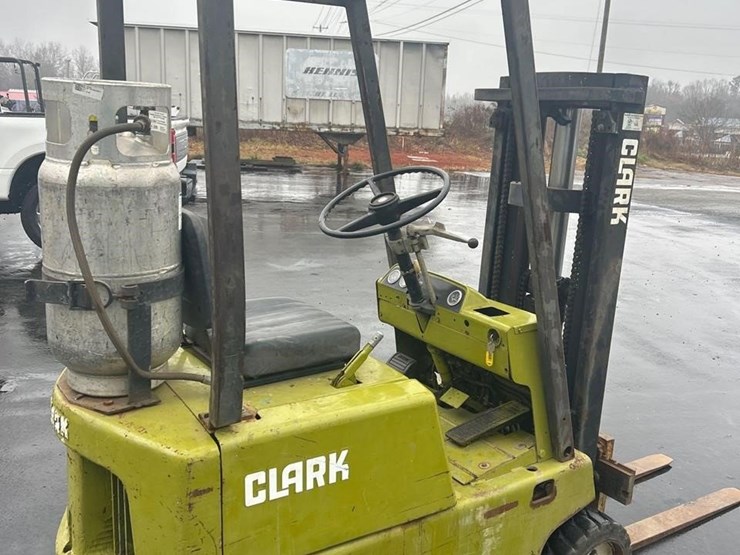 clark-propane-warehouse-forklift-1191-image-3