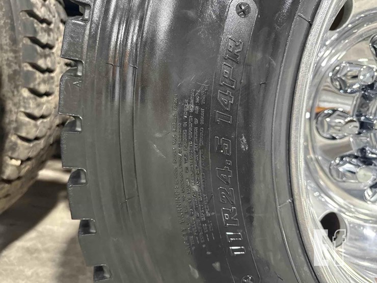 2009-mack-granite-gu713-image-26