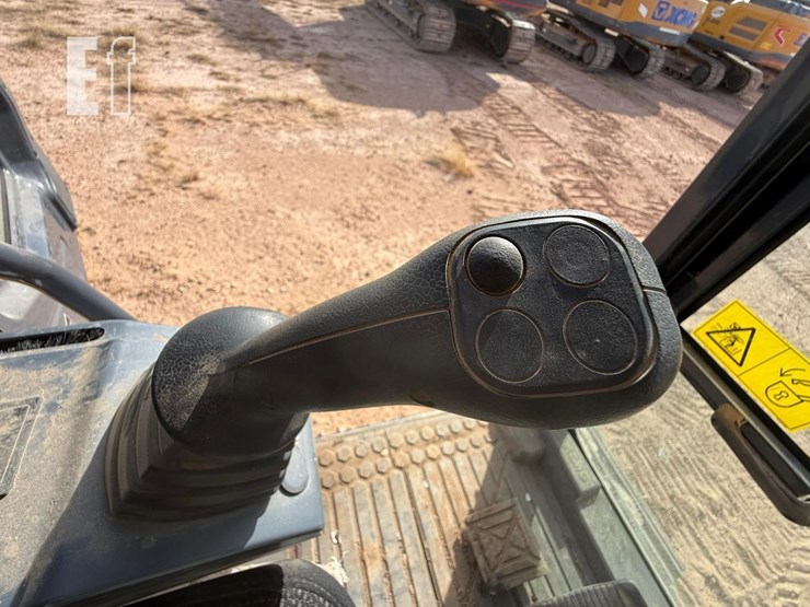 2022-xcmg-xe210u-image-26