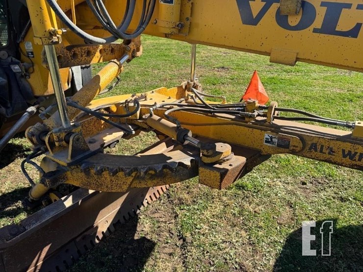 2003-volvo-g746b-image-10