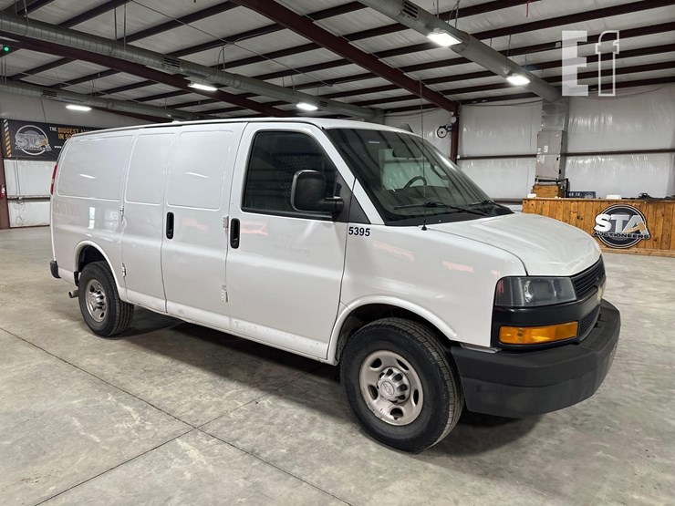 2018-chevrolet-express-2500-image-2