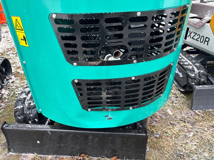 #2001-•-unused-cfg-h15r-mini-excavator-image-5