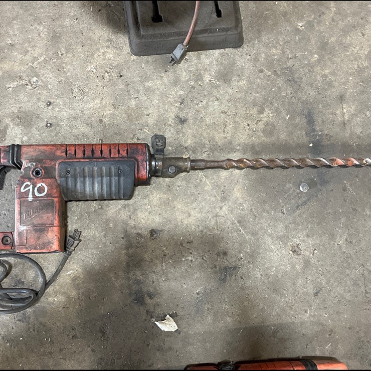 #90 • MILWAUKEE HAMMER DRILL