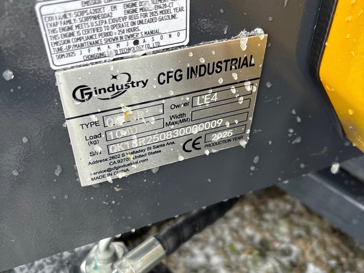 #2009-•-unused-qk18r-mini-excavator-image-3