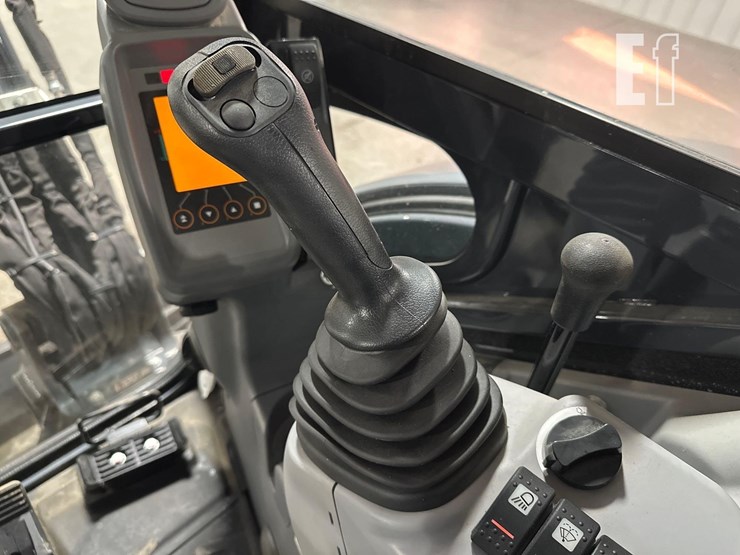 deere-35-p-tier-image-19