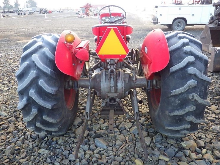 massey-ferguson-tractor-image-6