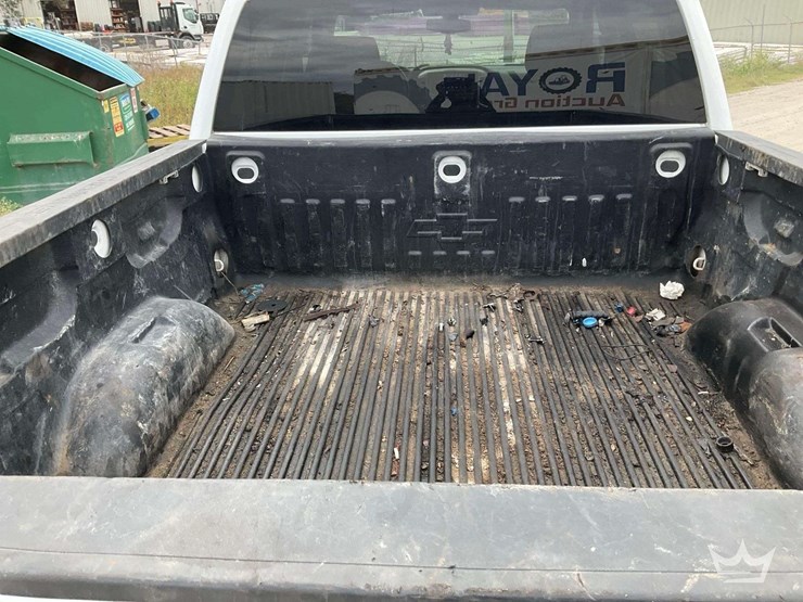 2018-chevrolet-silverado-1500-image-30