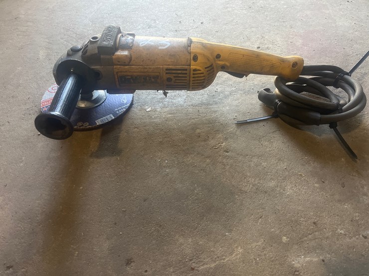 #23-•-dewalt-dw474-angle-grinder-image-1