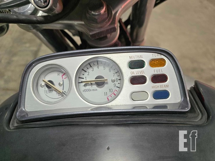 2001-yamaha-xt225-image-11