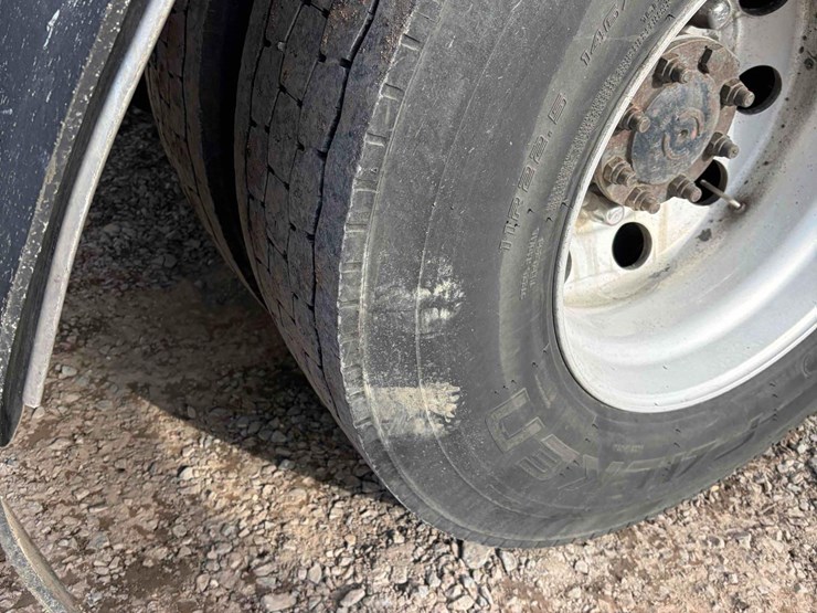 1999-eagle-road-tractor-image-10