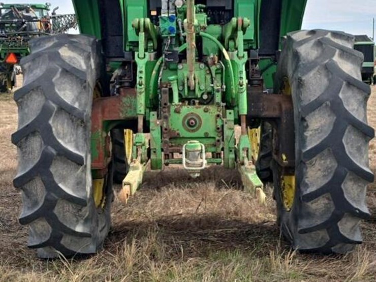 2007-john-deere-7330-image-11