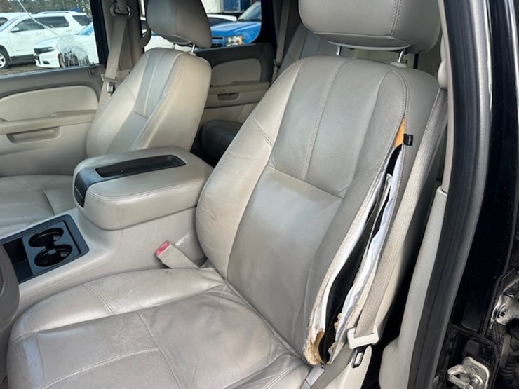 2011-gmc-yukon-image-34