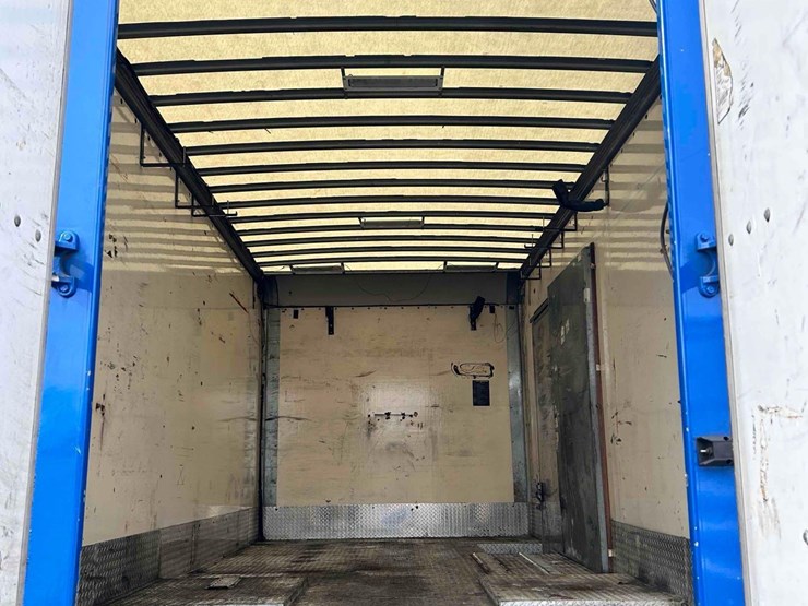 2015-freightliner-box-truck-image-14