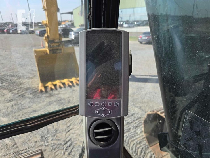 2016-caterpillar-349fl-image-18