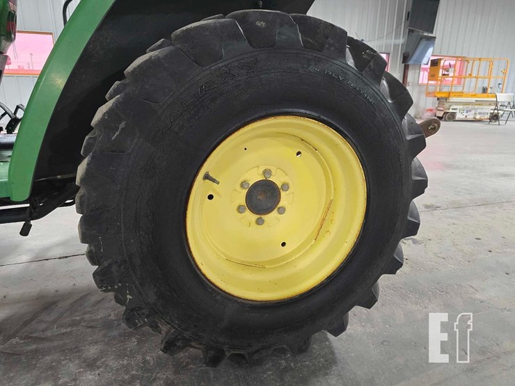 john-deere-3320-image-20