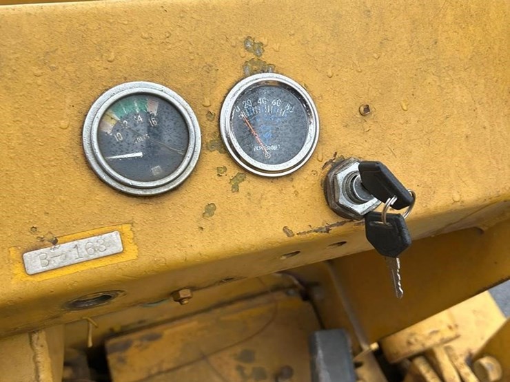 white-4000lb-propane-forklift-1193-image-16