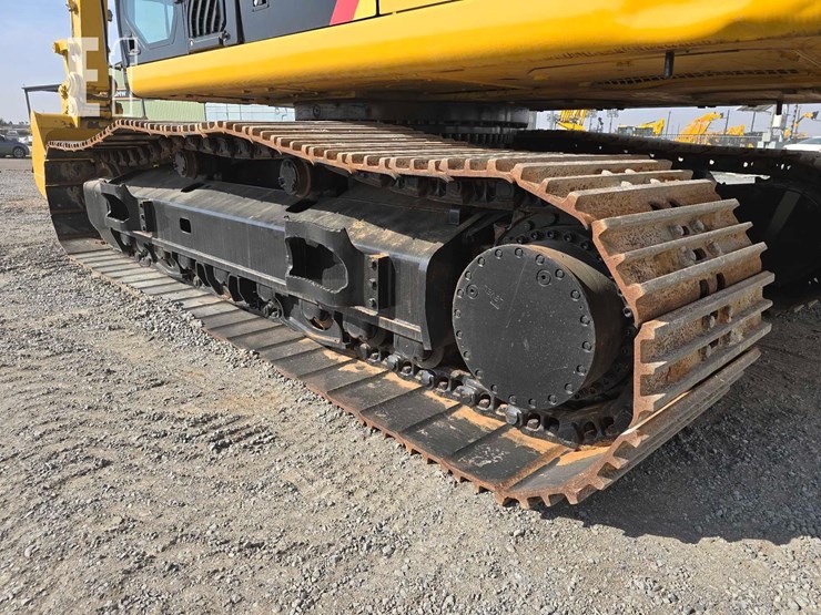 2016-caterpillar-349fl-image-22