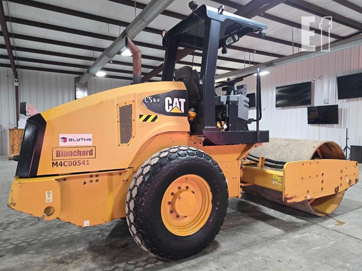 2013-caterpillar-cs44-image-3