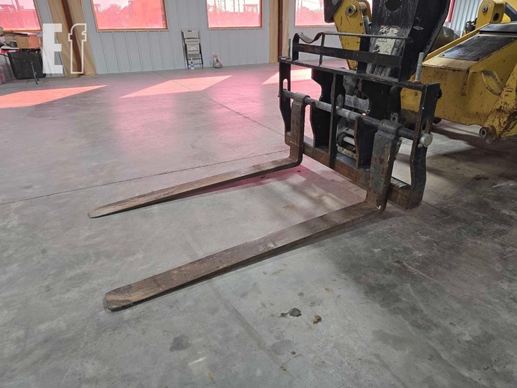 2019-caterpillar-tl1255d-image-9