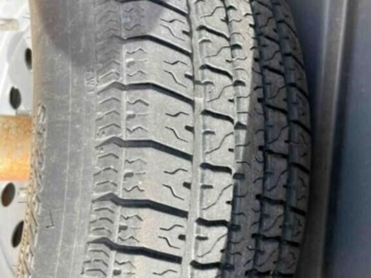 2012-ww-full-cover-stock-trailer-image-15