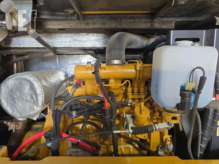 2021-caterpillar-303.5e2-cr-image-30