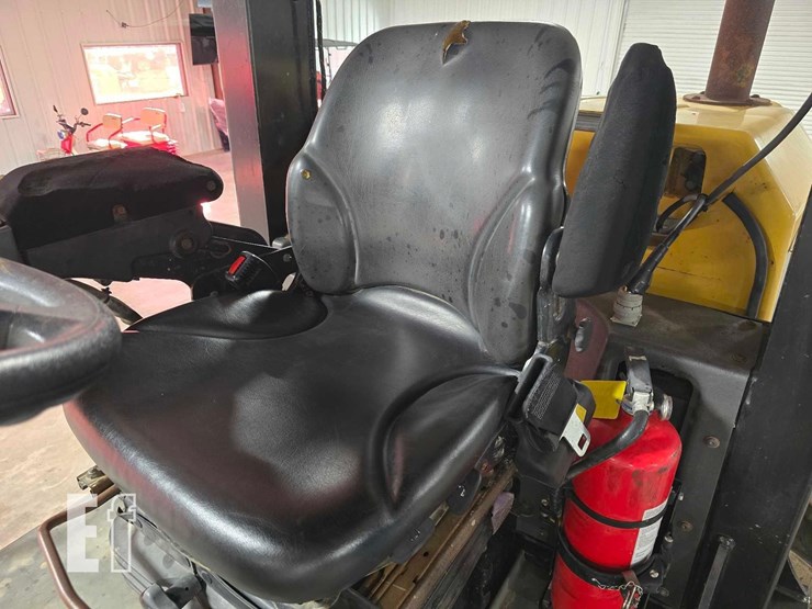 2012-caterpillar-cp56b-image-18