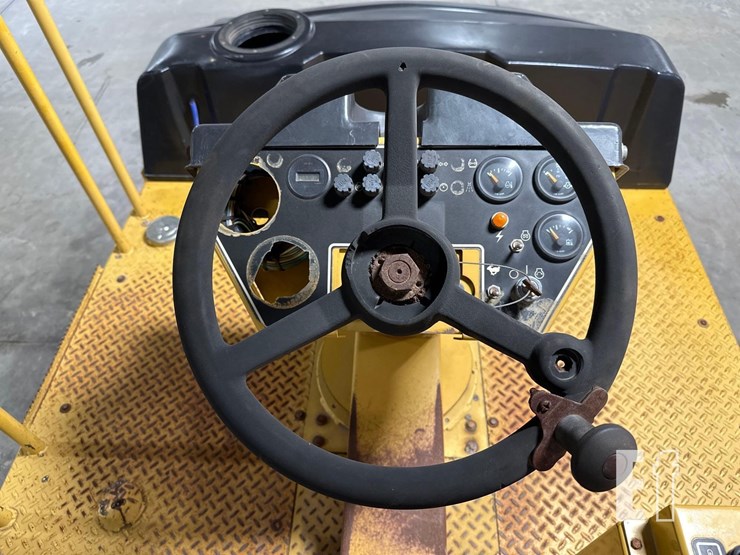 2010-caterpillar-ps-150c-image-11