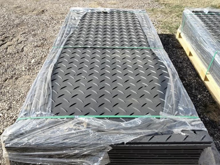 #2-•-diamond-ground-protection-mats-4'-x-8'-(irgpm)-image-2