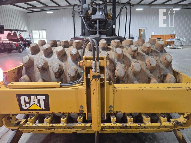 2012-caterpillar-cp56b-image-12