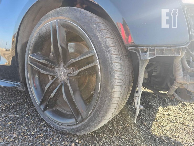 2010-audi-s5-image-23