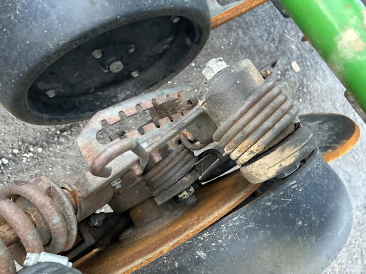 john-deere-1590-image-13