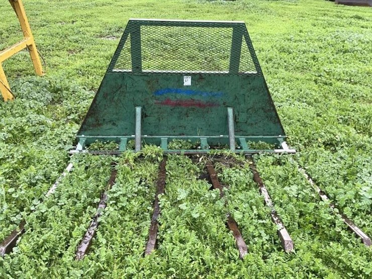 (offsite)-jesse-6-prong-orchard-rake-attachment-image-1