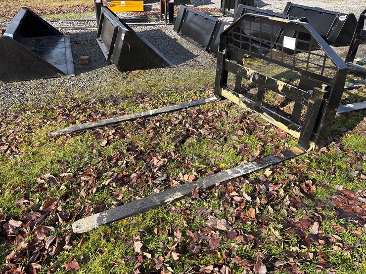 #2929-•-new-60”-pallet-fork-attachment-image-1